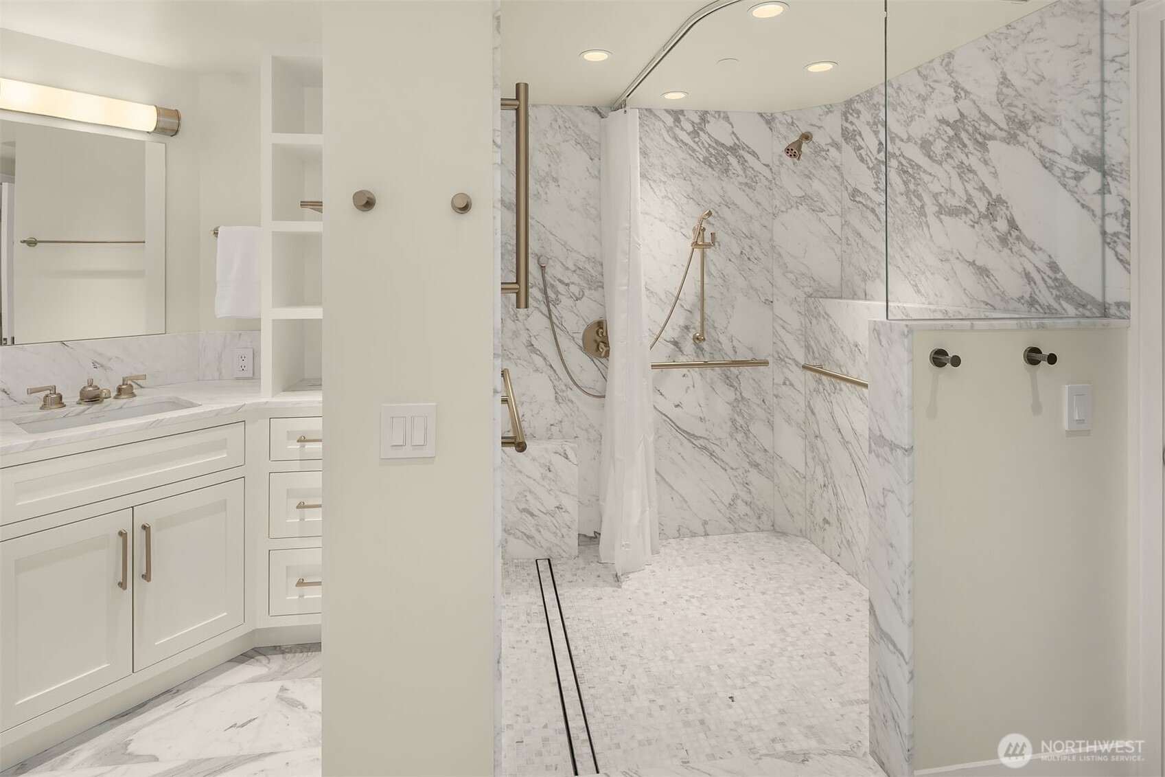 1620 43rd Avenue E Unit: 15A-B