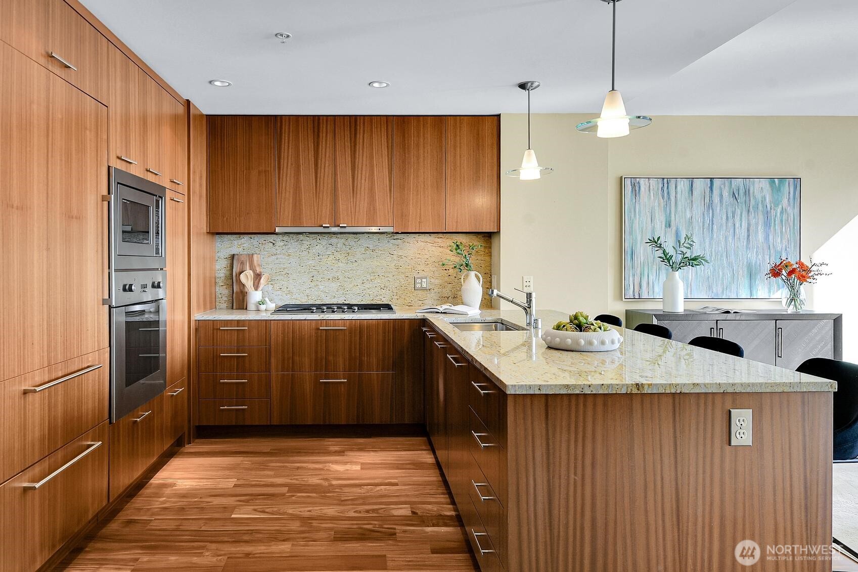 500 106 Avenue NE Unit: 2211