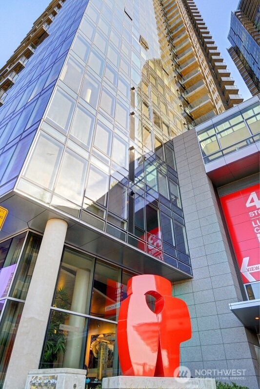 500 106 Avenue NE Unit: 2211