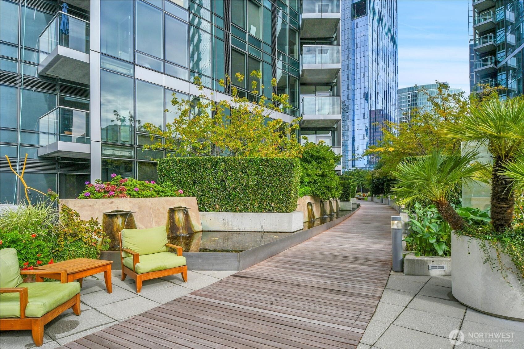 500 106 Avenue NE Unit: 2211