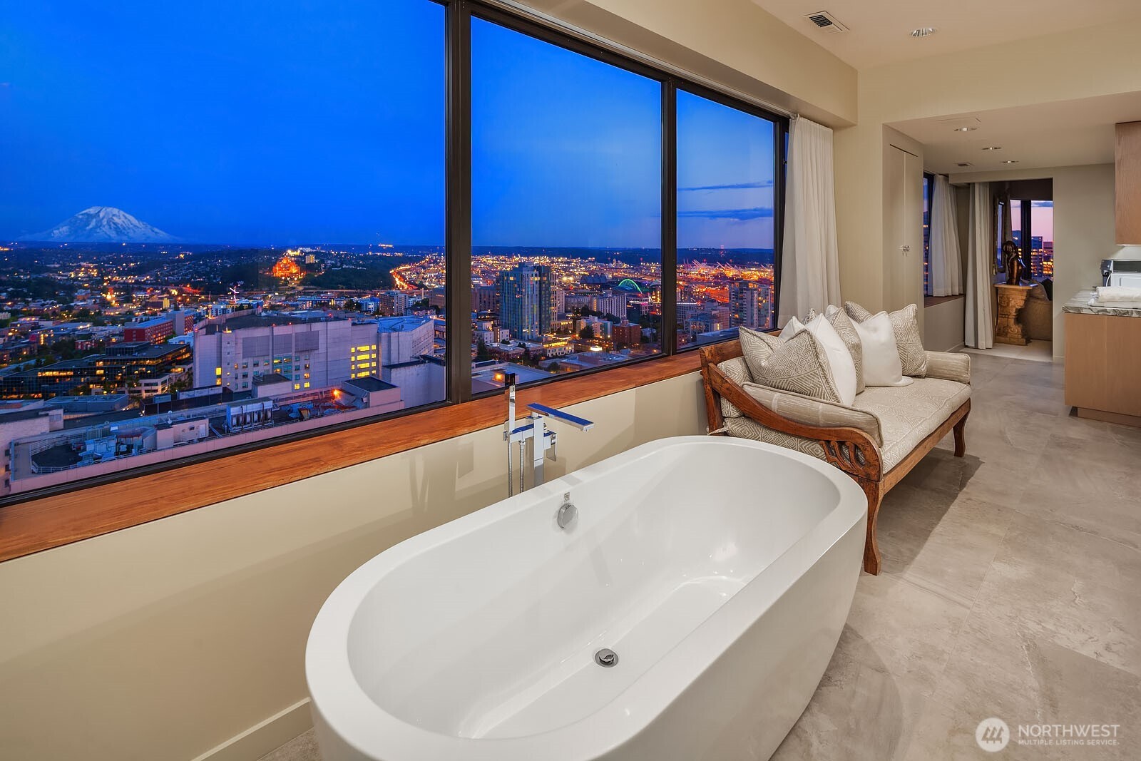 1301 Spring Street Unit: PH32