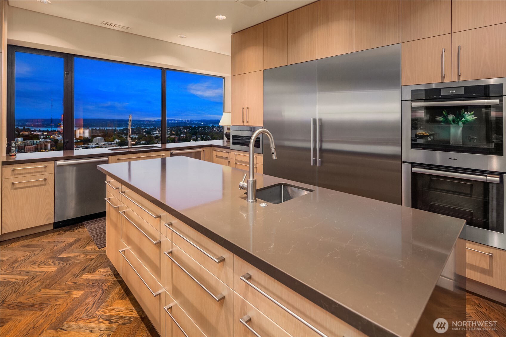 1301 Spring Street Unit: PH32