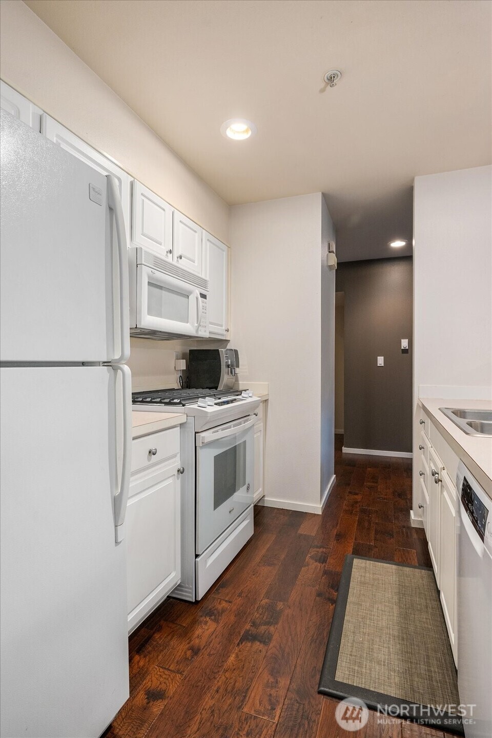5589 Lakemont Boulevard SE Unit: 1702