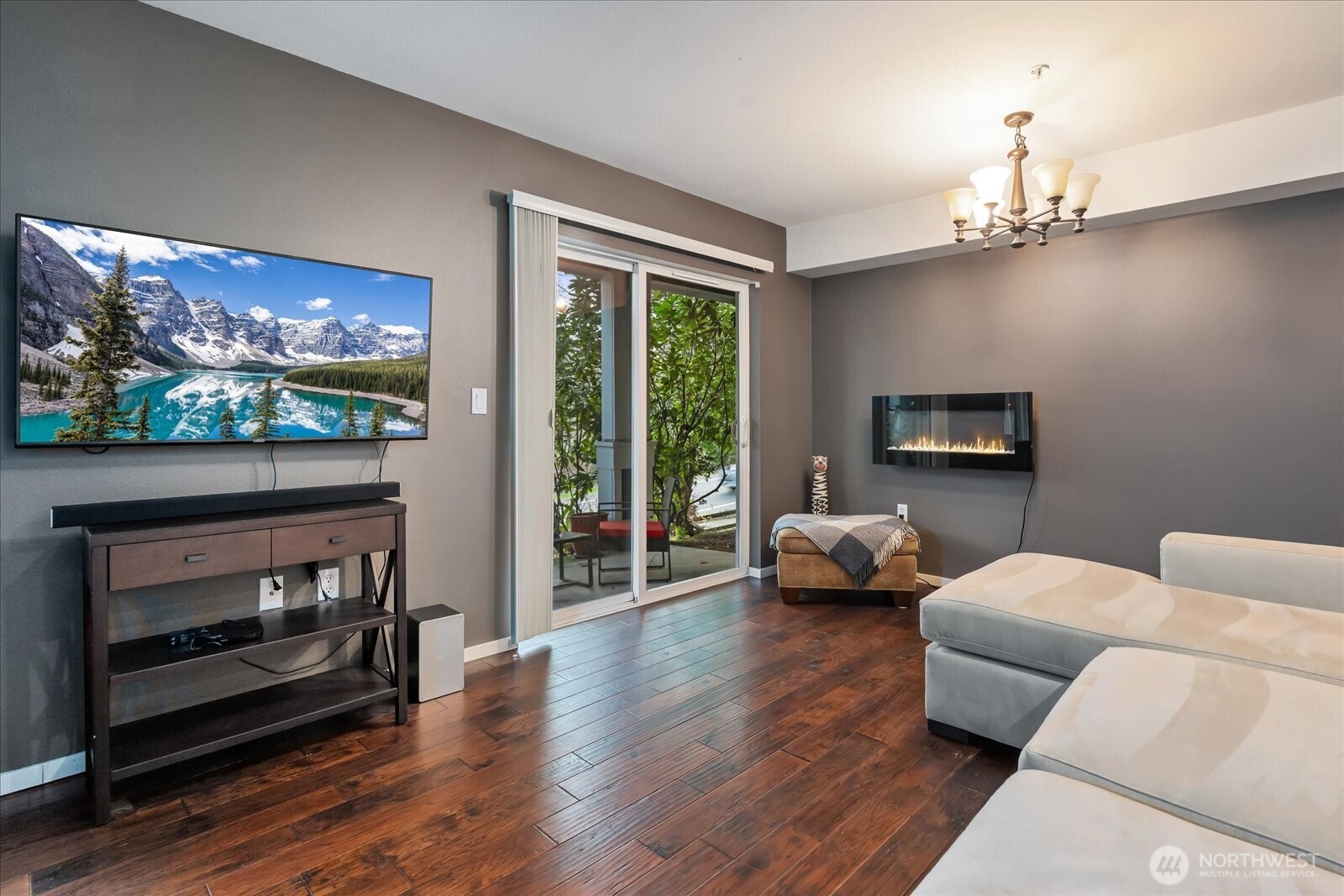 5589 Lakemont Boulevard SE Unit: 1702