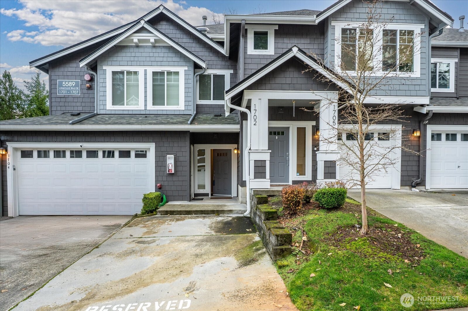 5589 Lakemont Boulevard SE Unit: 1702