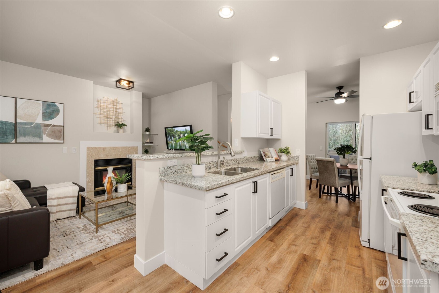 6773 SE Cougar Mountain Way Unit: 4