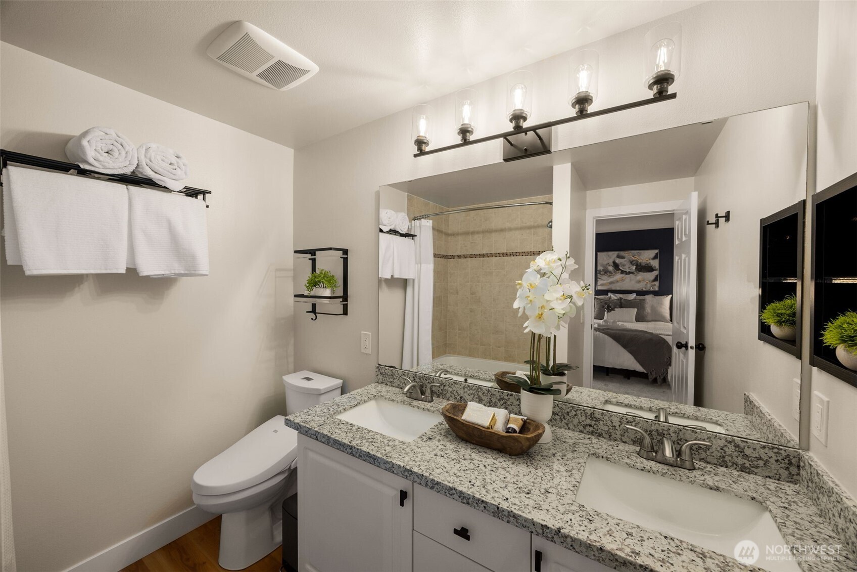 6773 SE Cougar Mountain Way Unit: 4