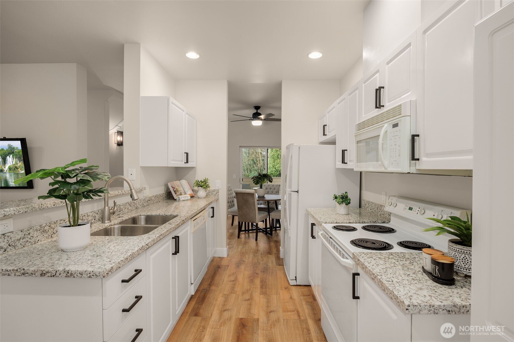 6773 SE Cougar Mountain Way Unit: 4