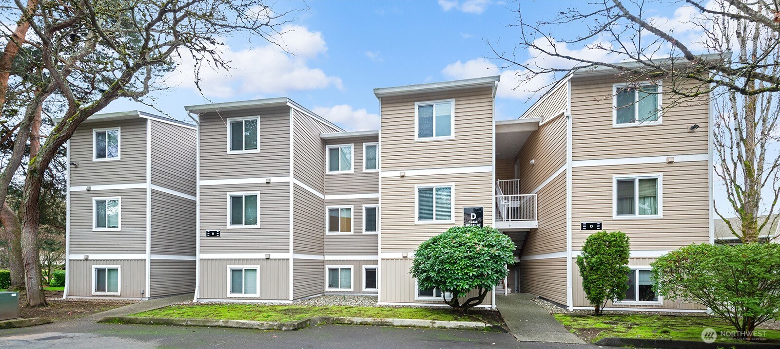 12435 NE 131st Court Unit: D102