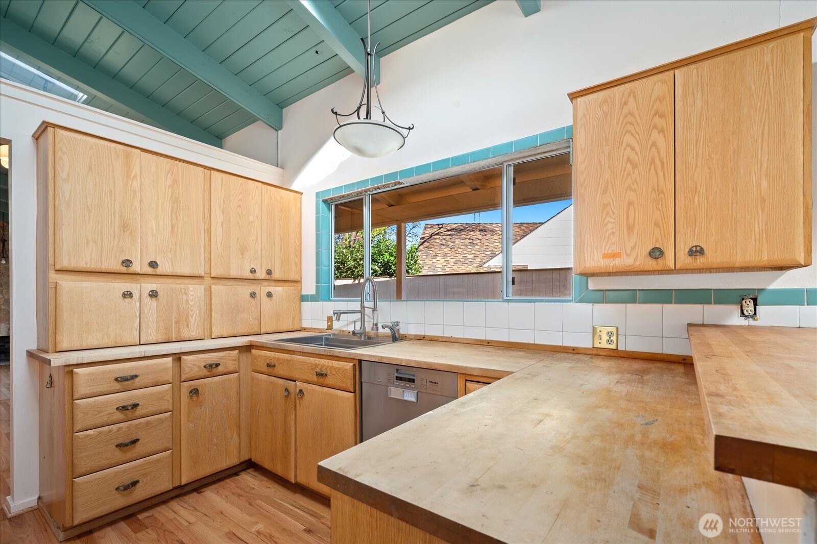 9506 Valhalla Way
