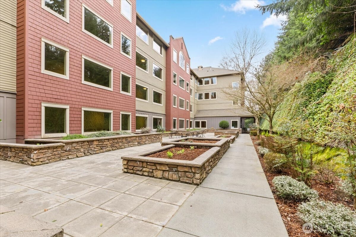 6800 132nd Place SE Unit: E203