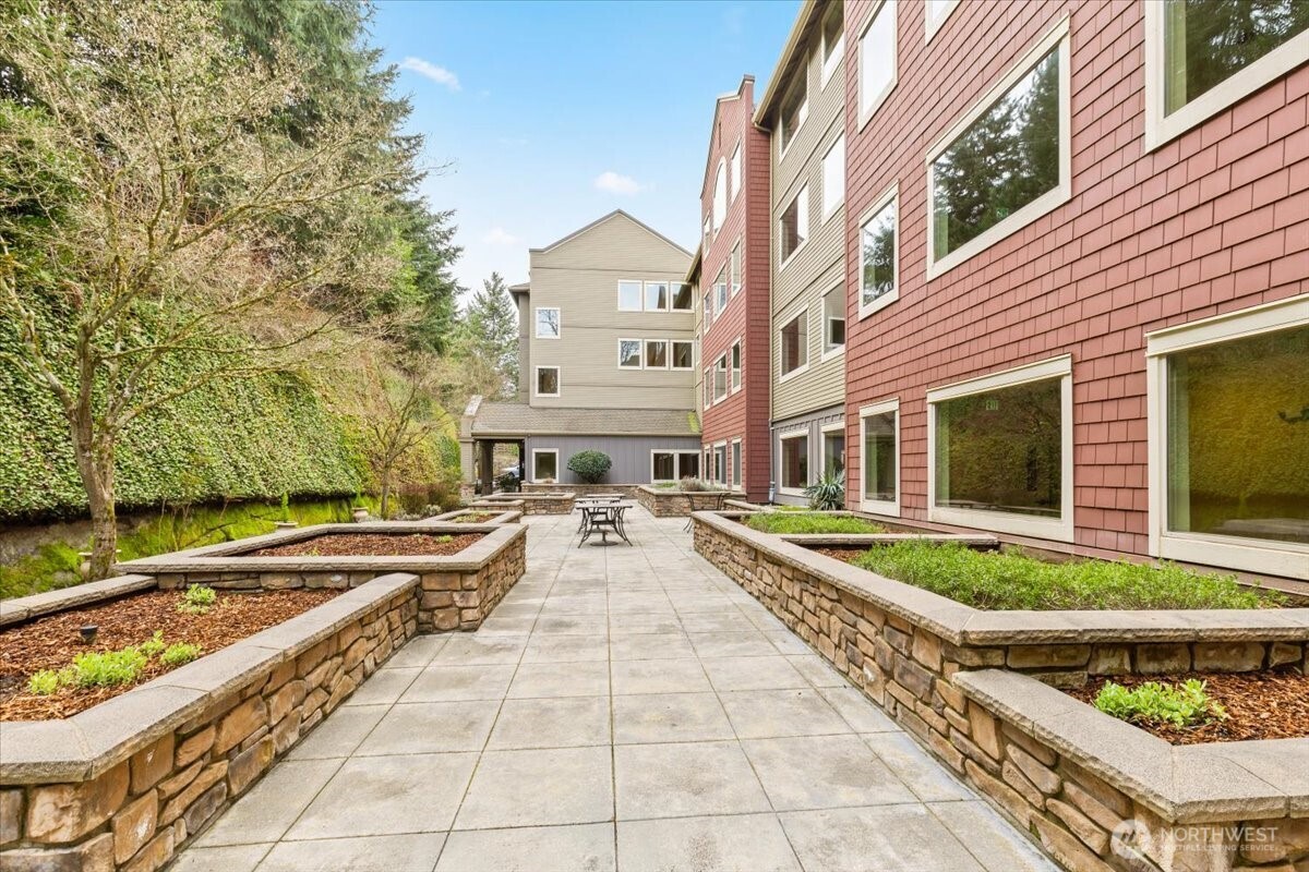 6800 132nd Place SE Unit: E203