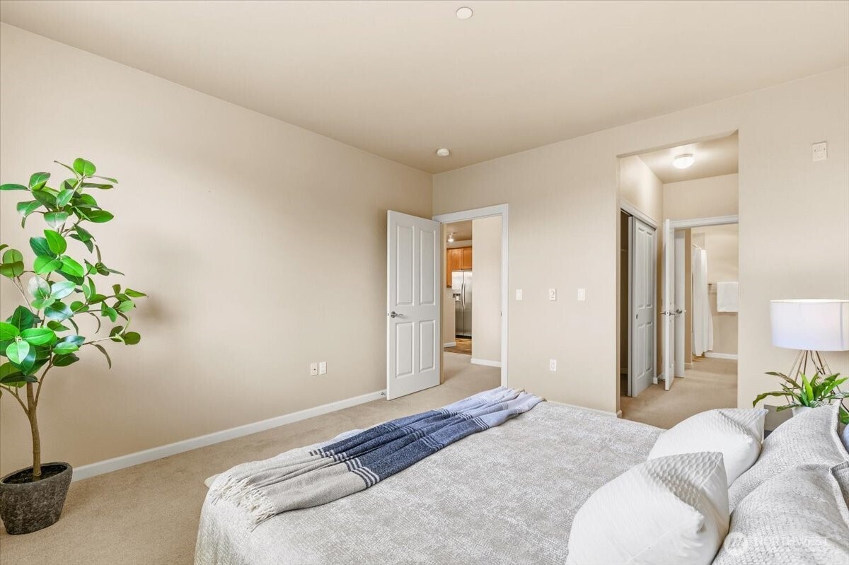 6800 132nd Place SE Unit: E203