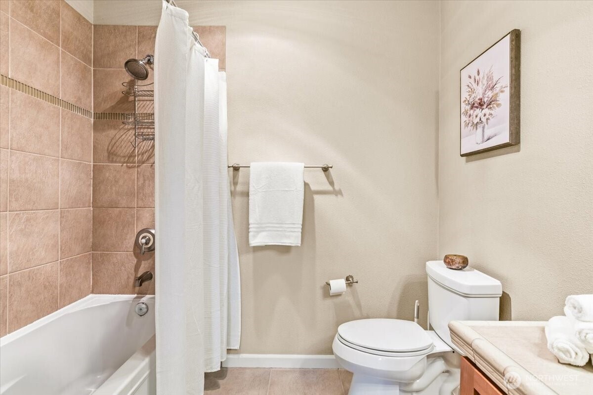 6800 132nd Place SE Unit: E203