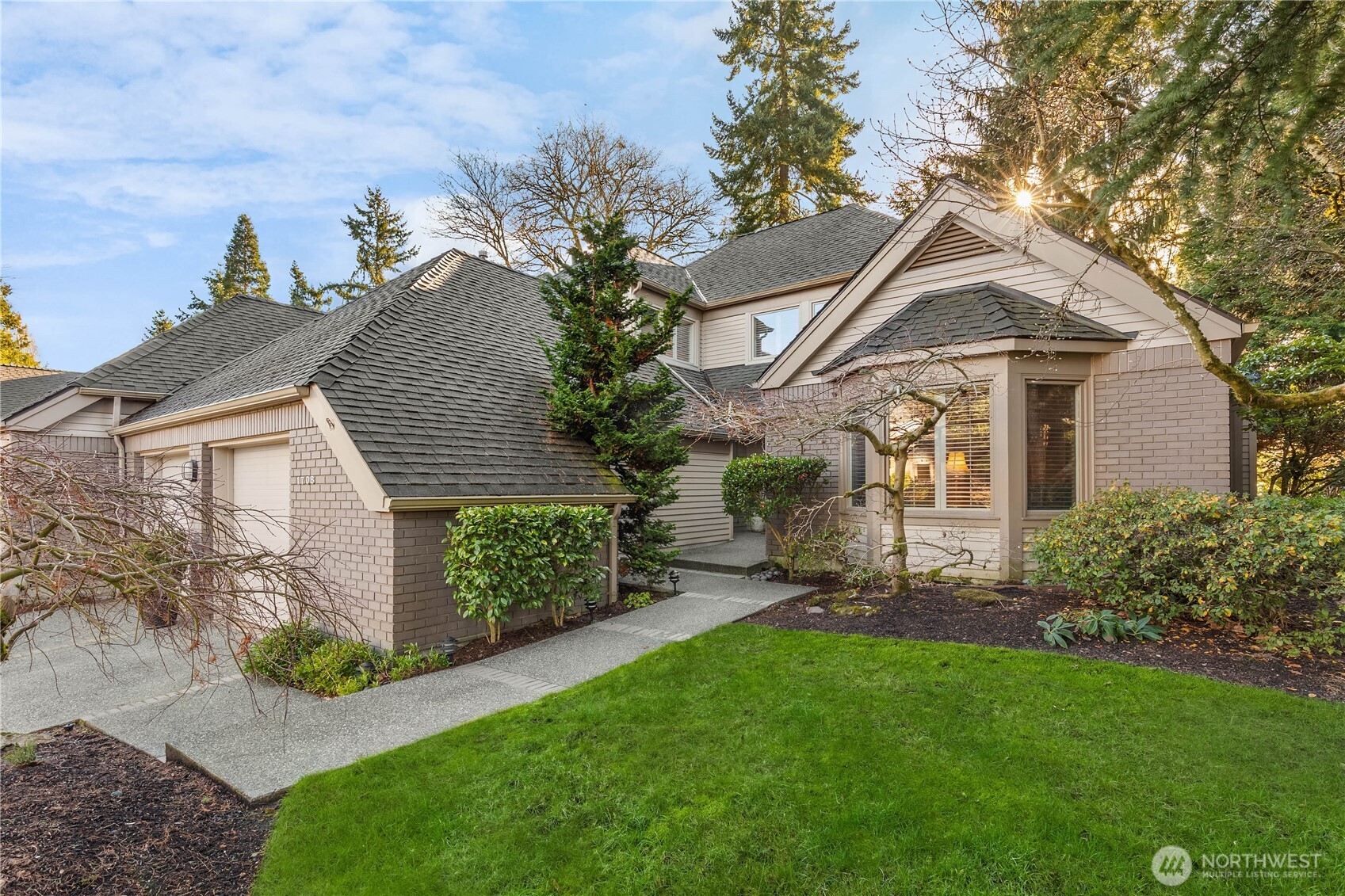 1708 Bellevue Way NE