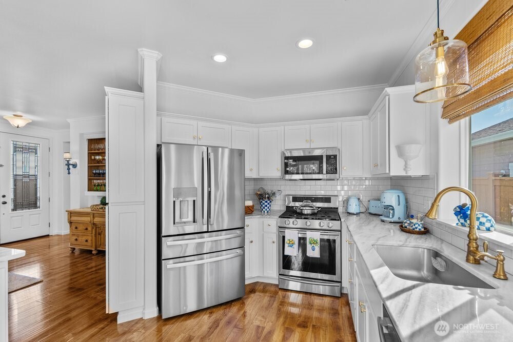 8236 NE Vashon Drive