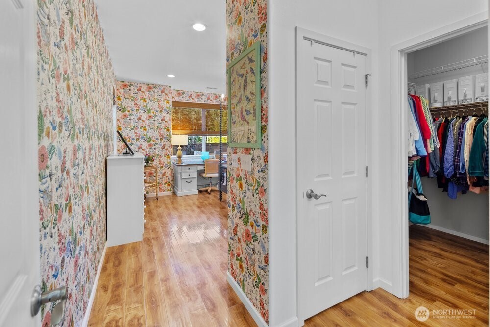 8236 NE Vashon Drive