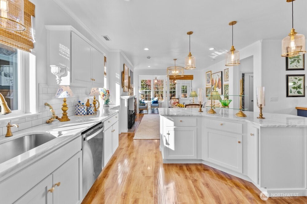8236 NE Vashon Drive