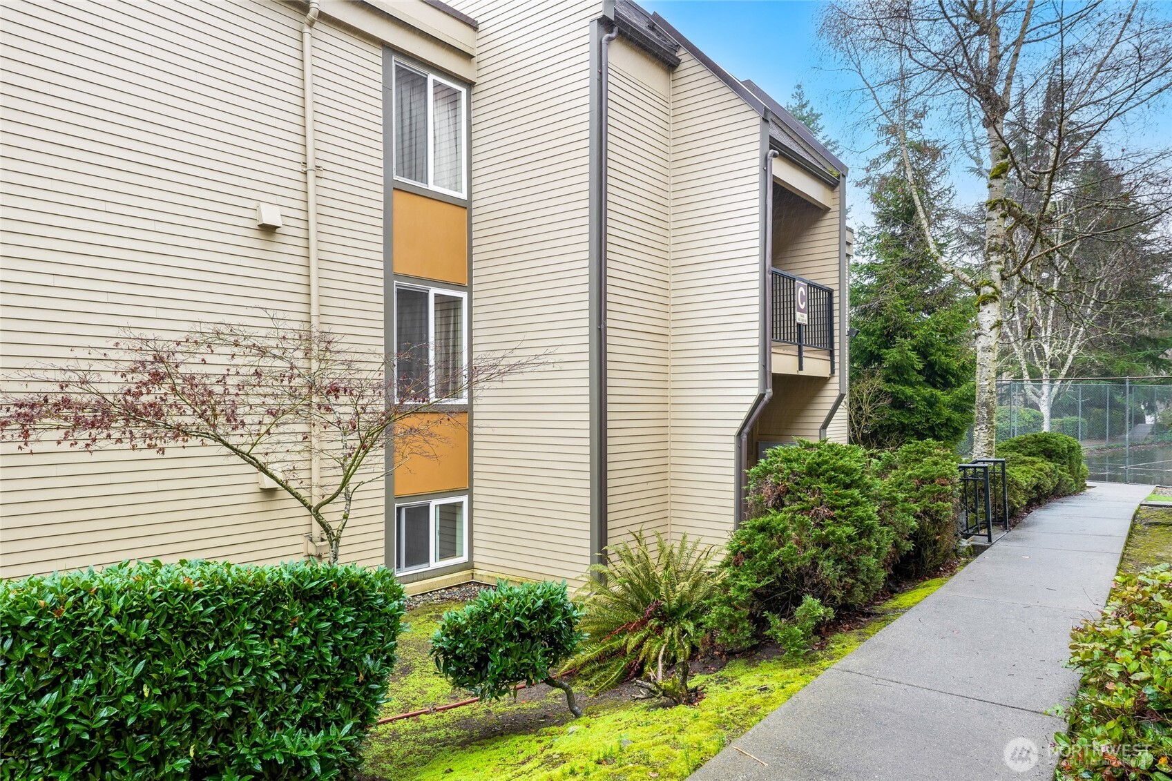 14645 NE 34th St Unit: C9