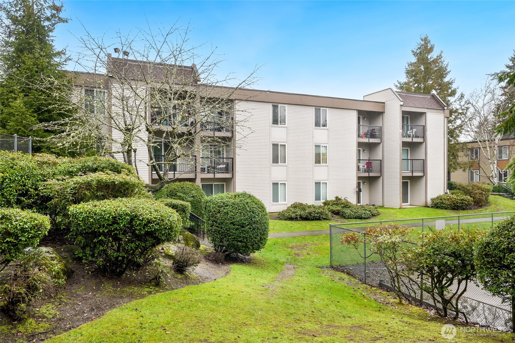 14645 NE 34th St Unit: C9
