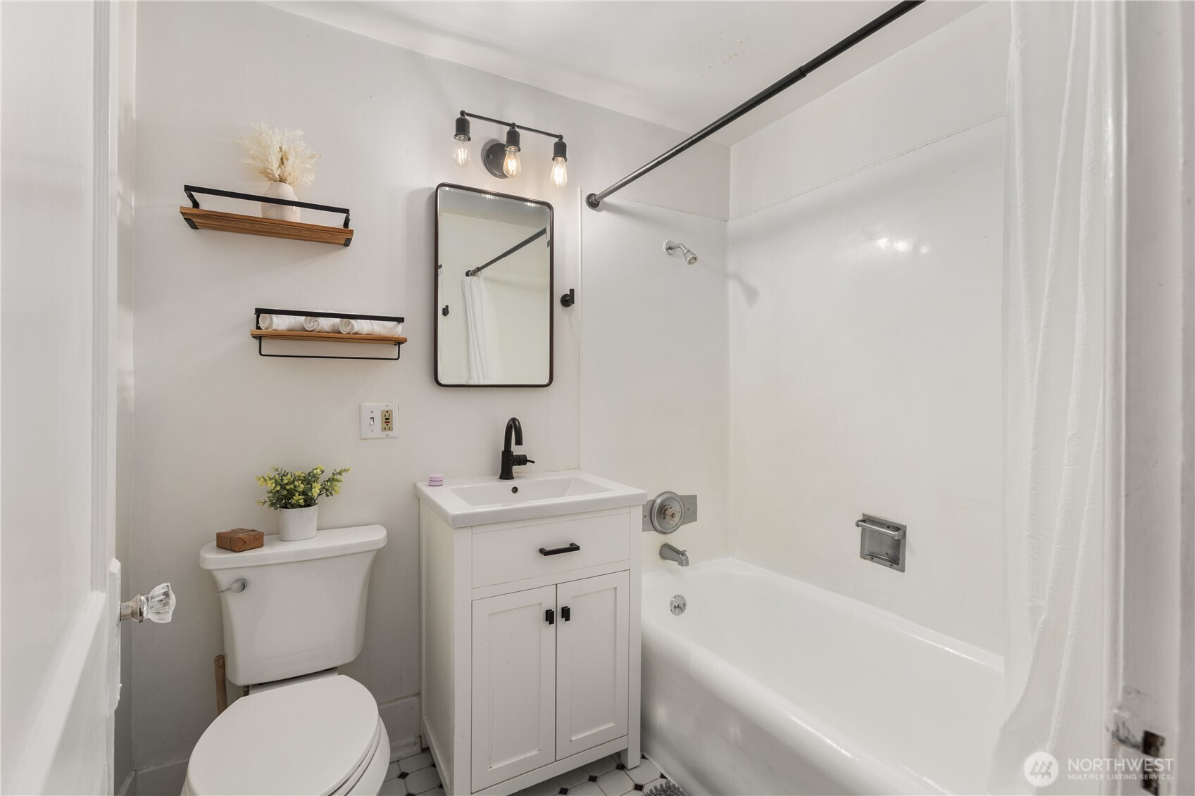 4725 15th Avenue NE Unit: 22