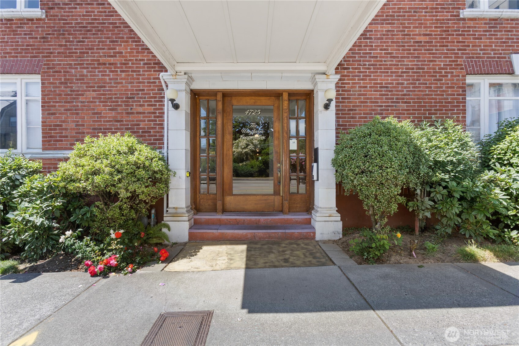 4725 15th Avenue NE Unit: 22
