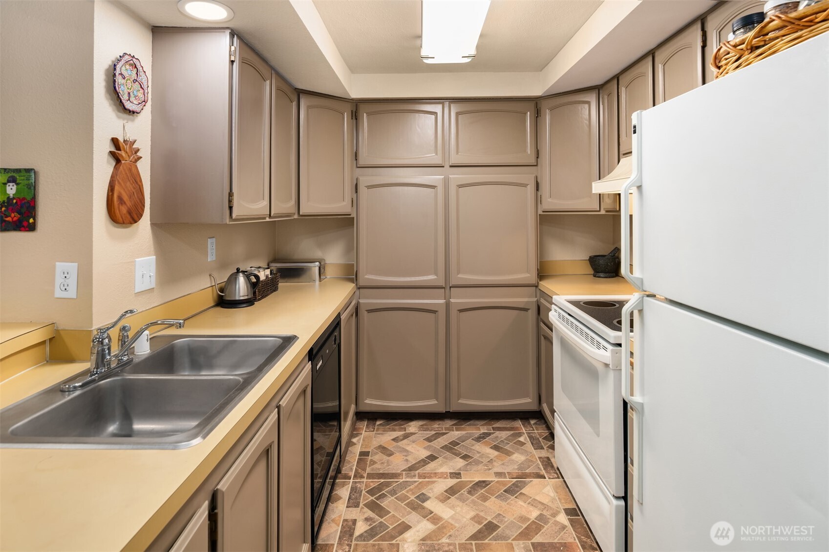 11510 NE 128th Street Unit: 8
