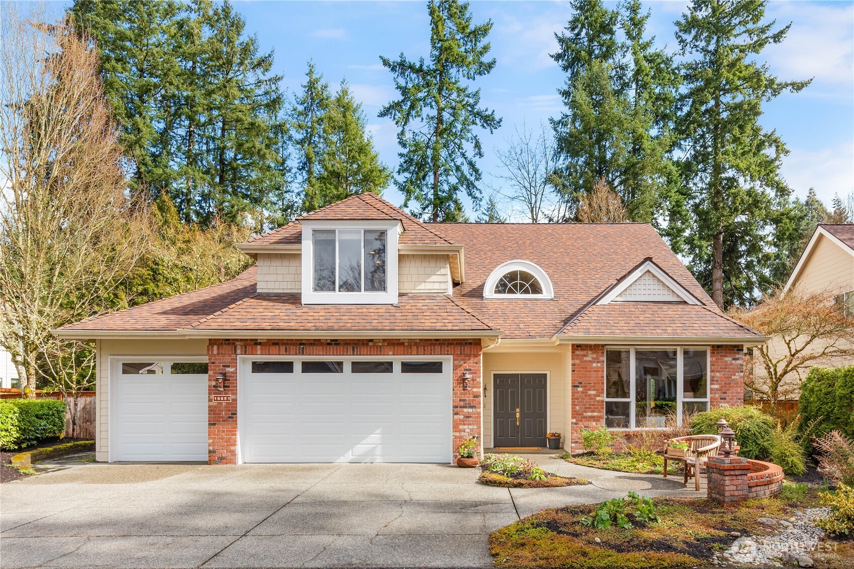 16651 Northup (private lane) Way