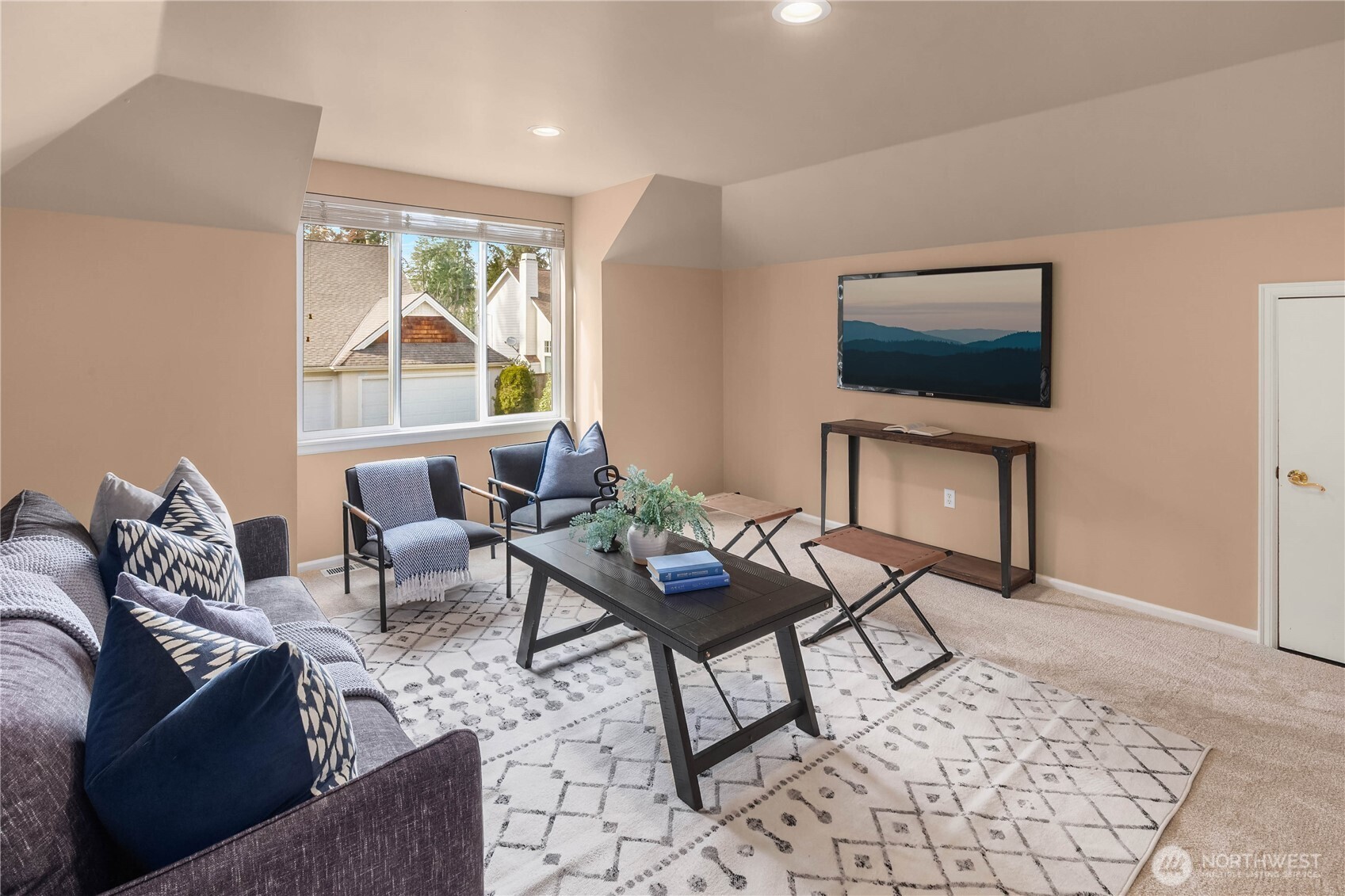 16651 Northup (private lane) Way