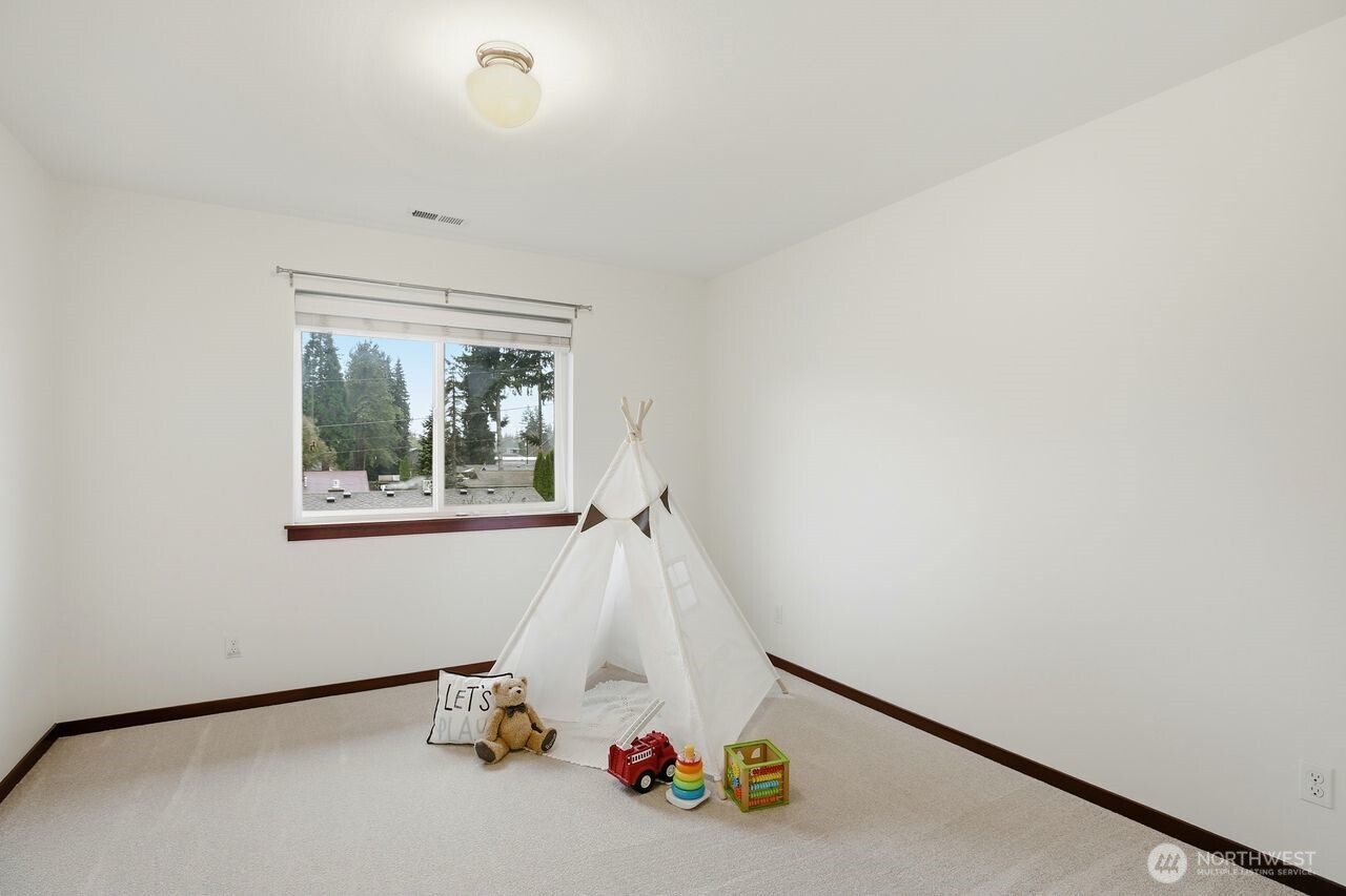 18018 W Columbia Street