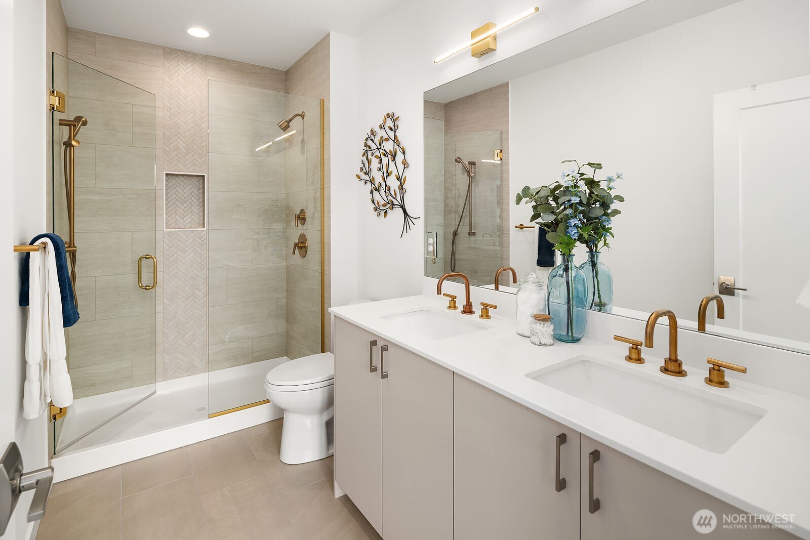 18513 104th Avenue NE Unit: D(4)
