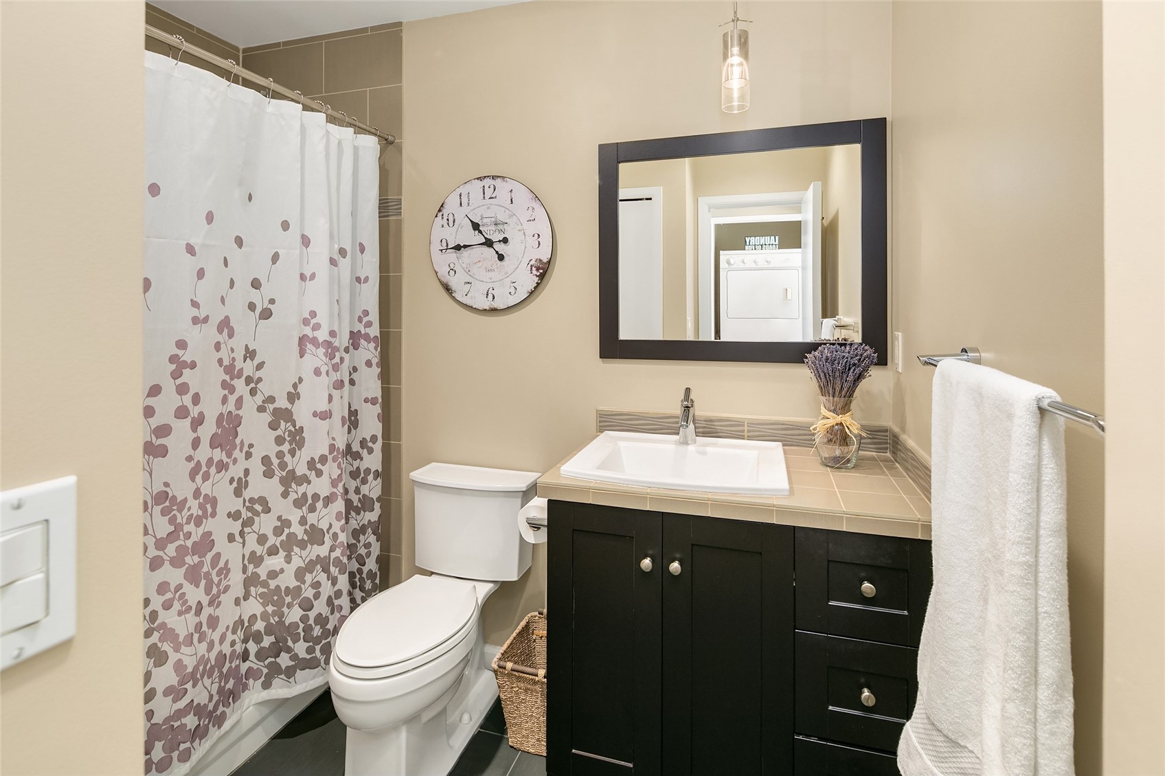 100 1st Avenue S Unit: 8