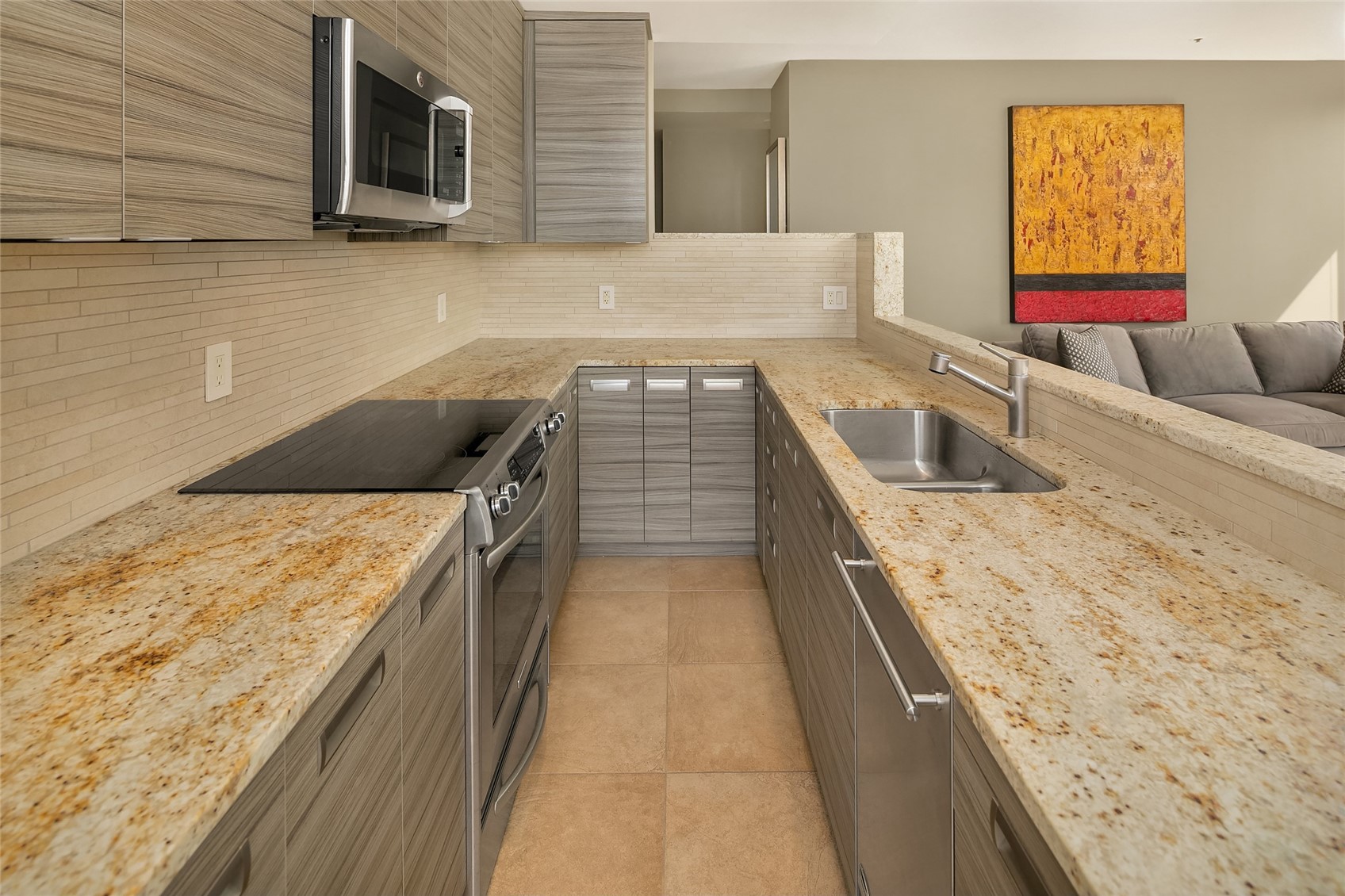 100 1st Avenue S Unit: 8