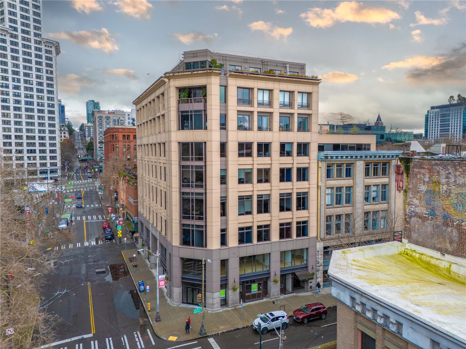 100 1st Avenue S Unit: 8