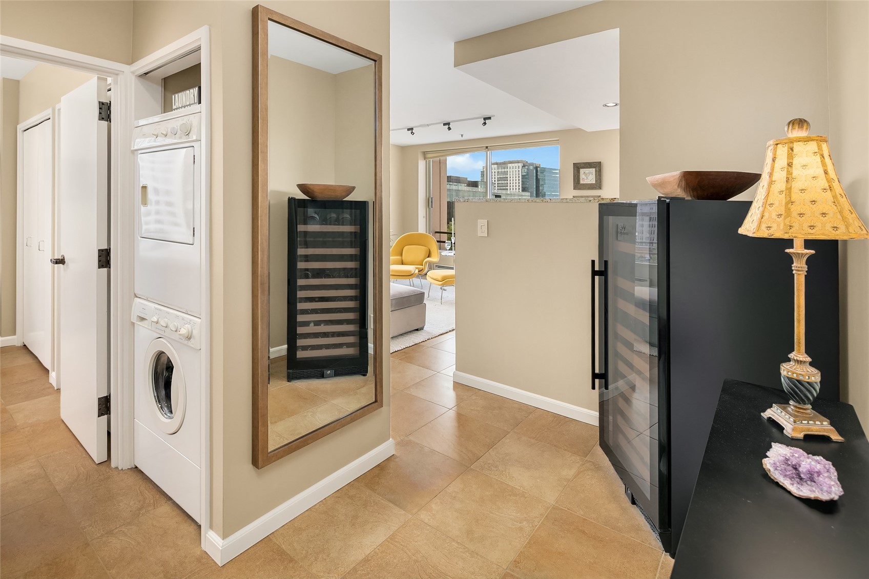 100 1st Avenue S Unit: 8
