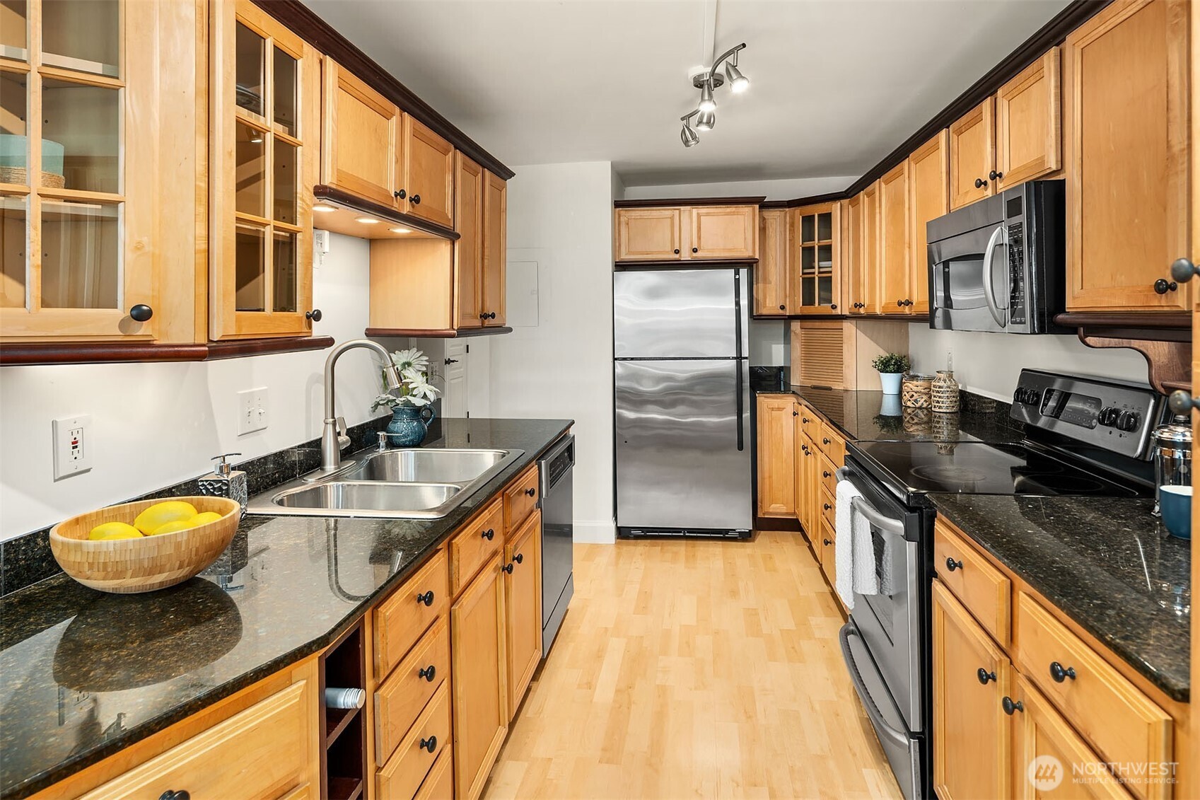 9909 NE 1st Street Unit: 104