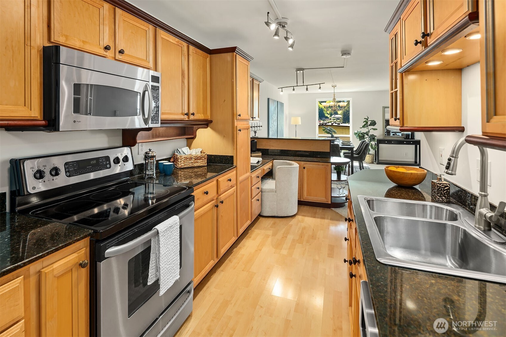 9909 NE 1st Street Unit: 104
