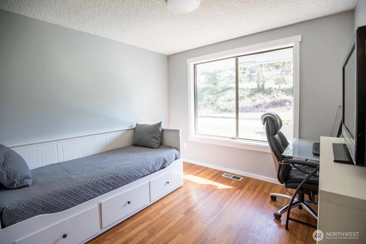 8036 & 8038 116th Avenue SE