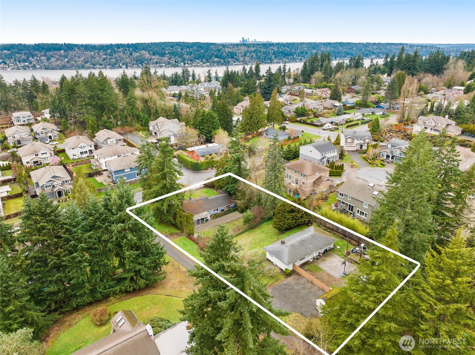 8036 & 8038 116th Avenue SE