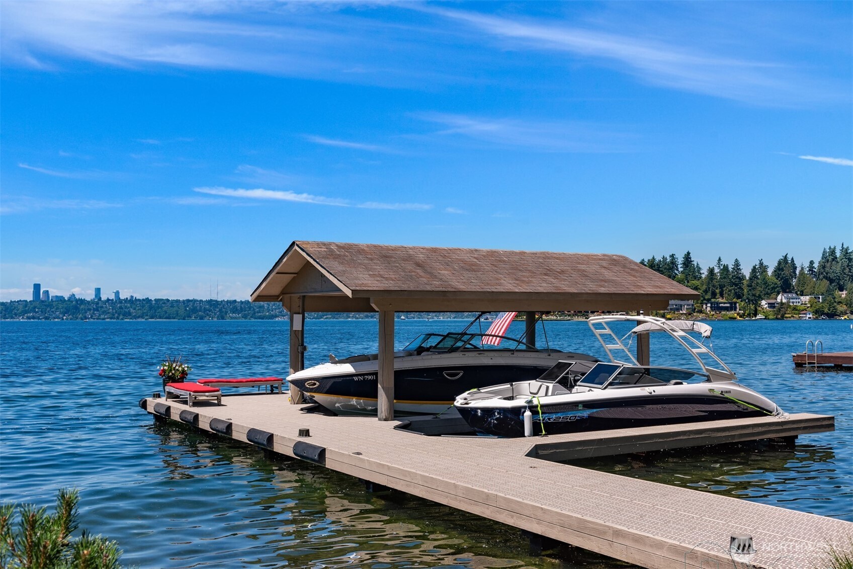 415 Shoreland Drive SE