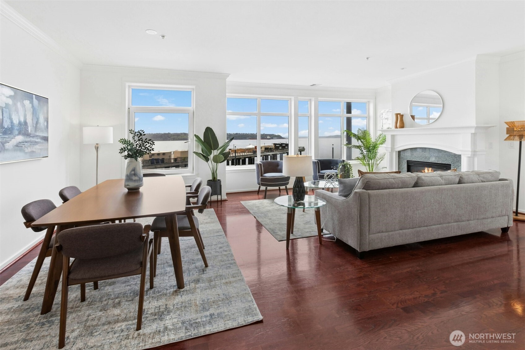 1900 Alaskan Way Unit: 216