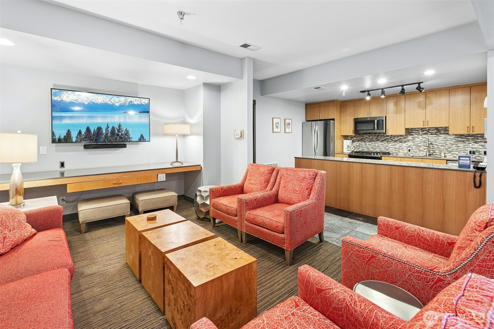 1950 Alaskan Way Unit: 128