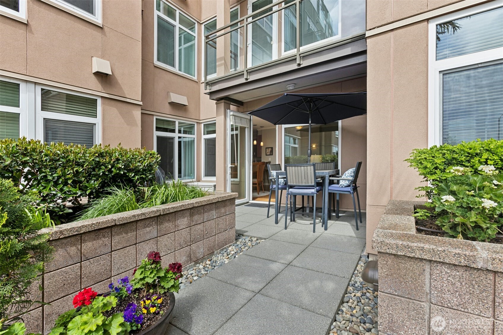 1950 Alaskan Way Unit: 128