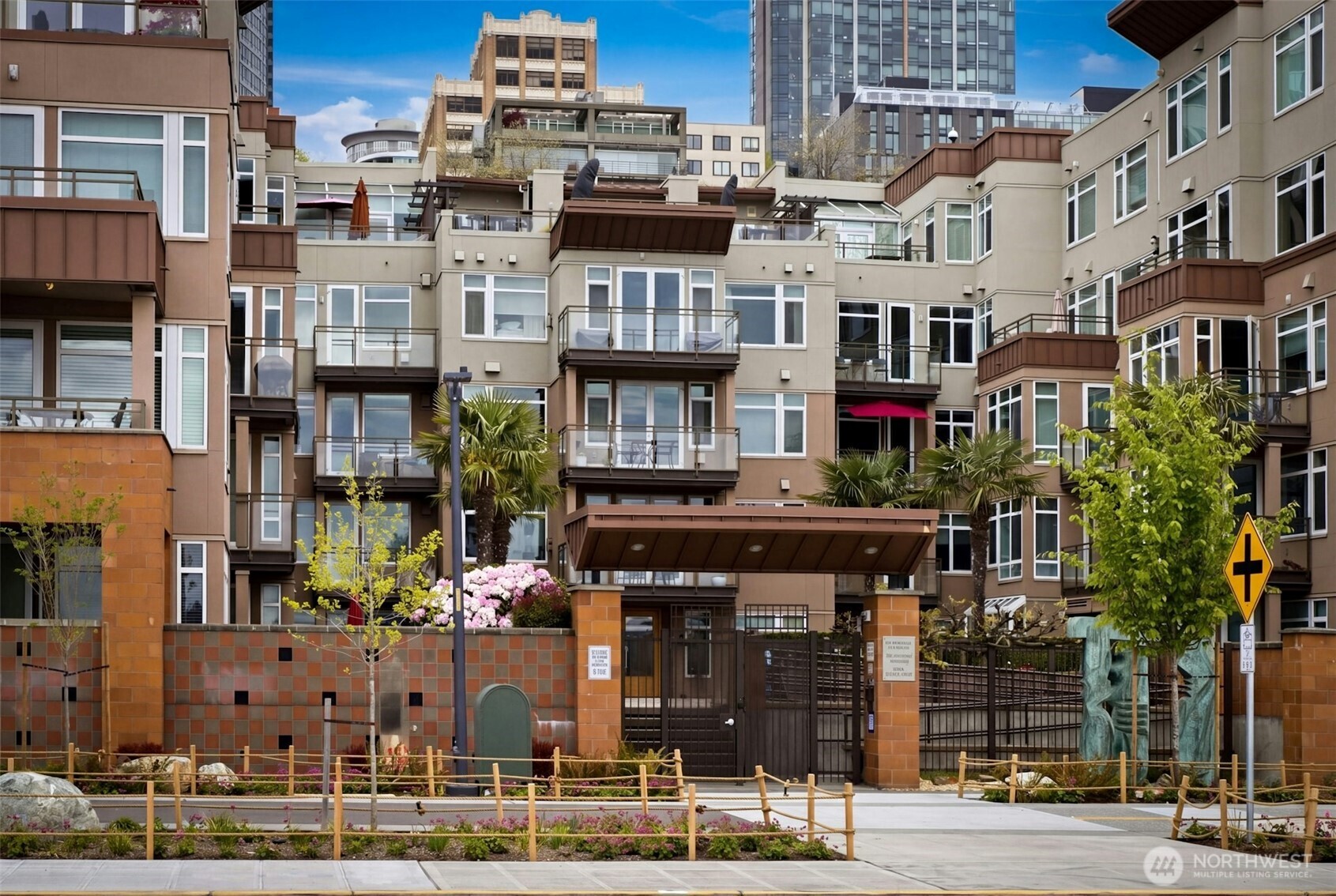 1950 Alaskan Way Unit: 128