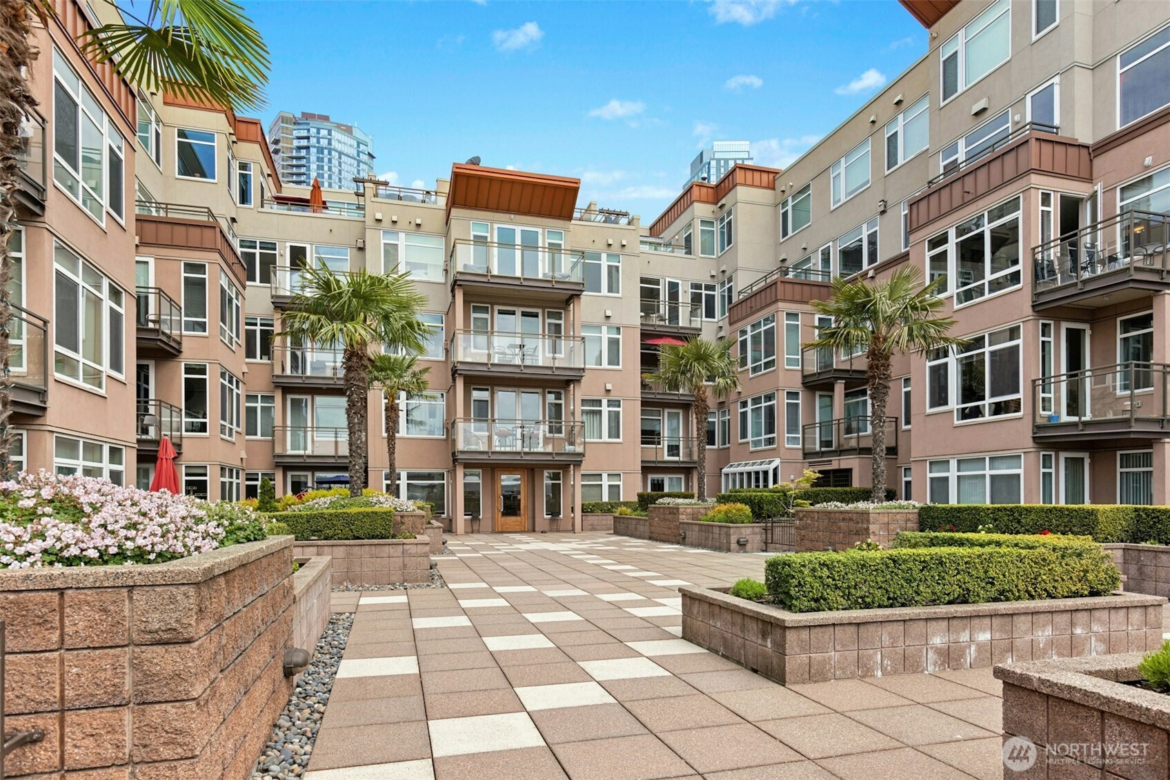 1950 Alaskan Way Unit: 128