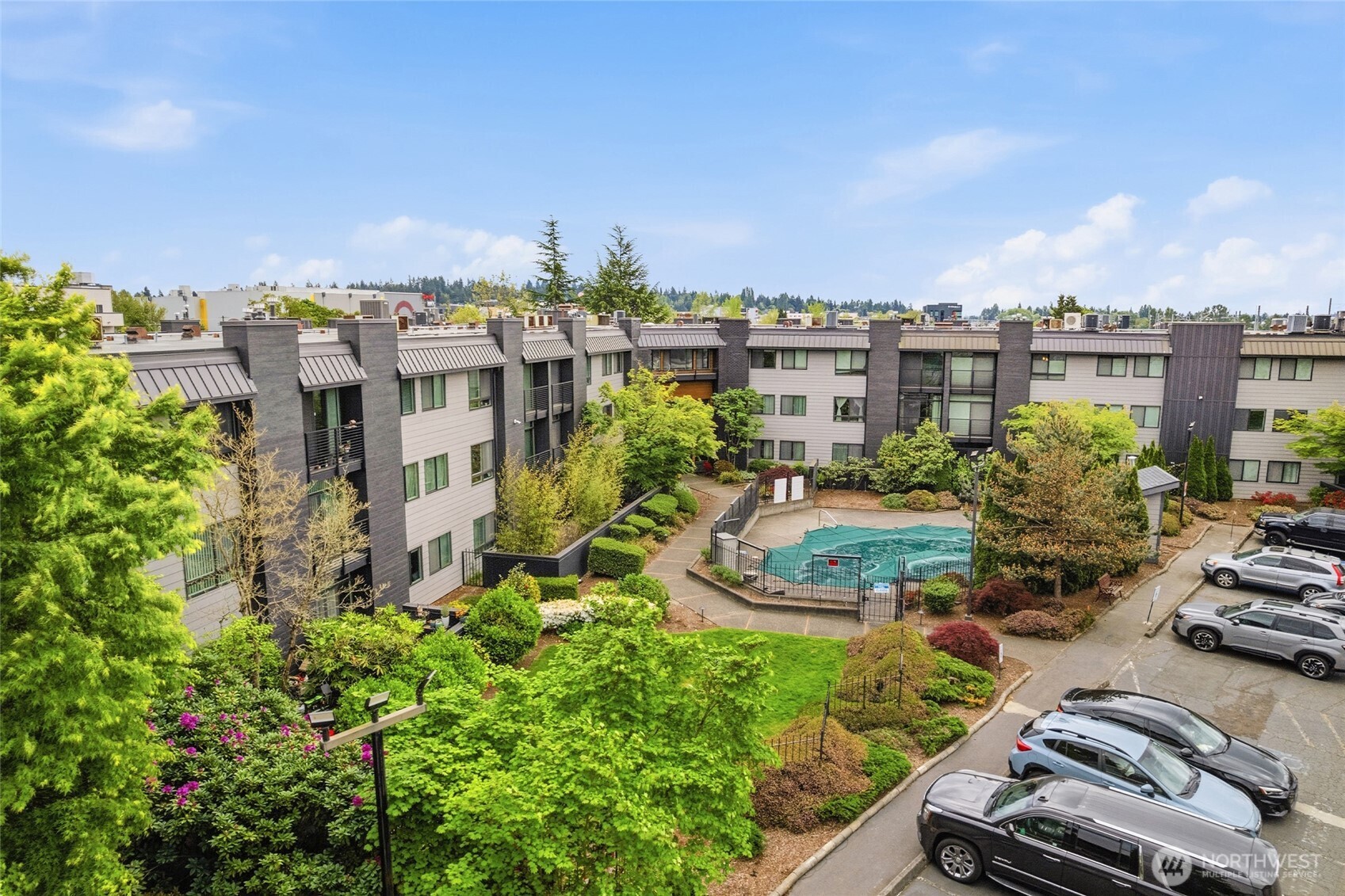 11300 1st Avenue NE Unit: 322