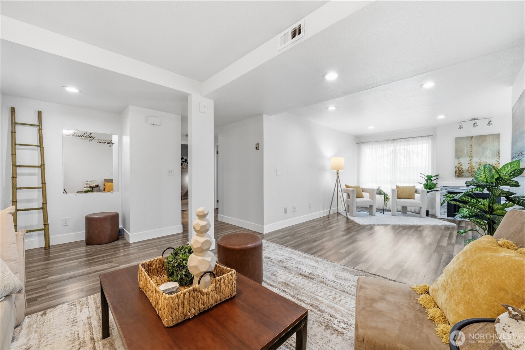 11300 1st Avenue NE Unit: 322