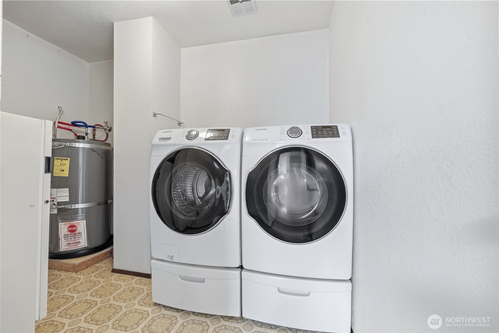 11300 1st Avenue NE Unit: 322