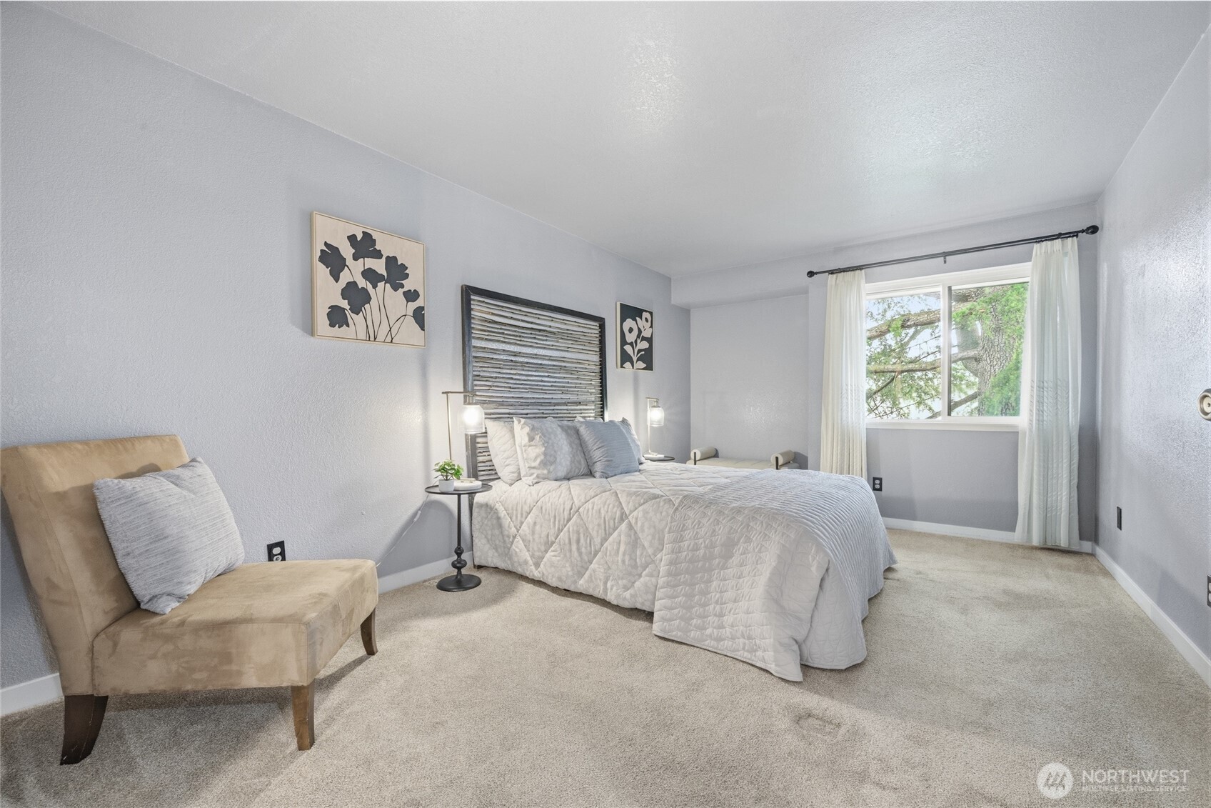 11300 1st Avenue NE Unit: 322