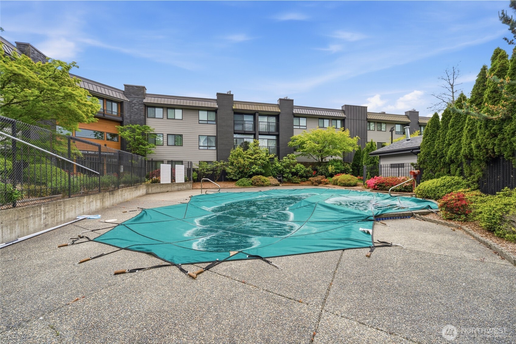 11300 1st Avenue NE Unit: 322